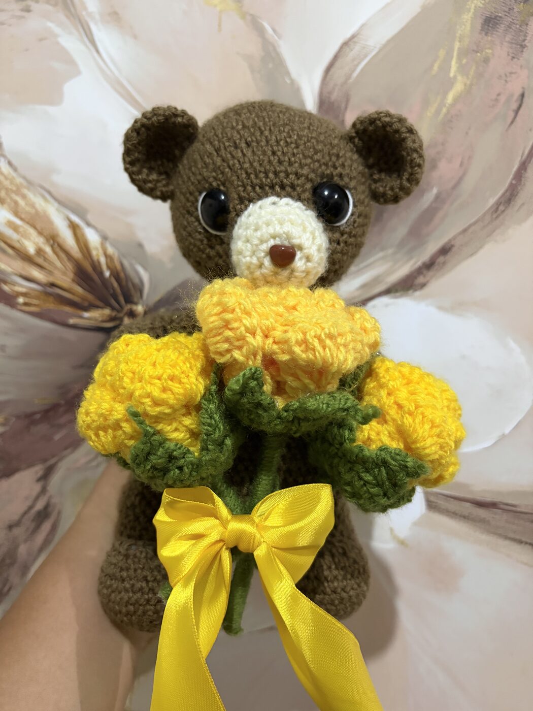 Osito con su ramo de flores